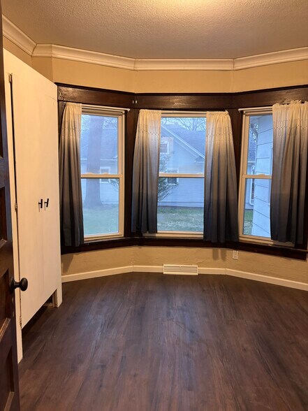 Building Photo - 1231 46th St