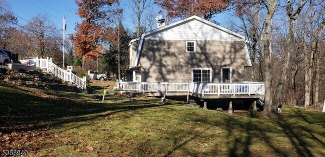 Building Photo - 28 Tansboro Rd