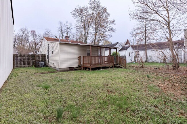 Building Photo - 4060 La Salle Ave