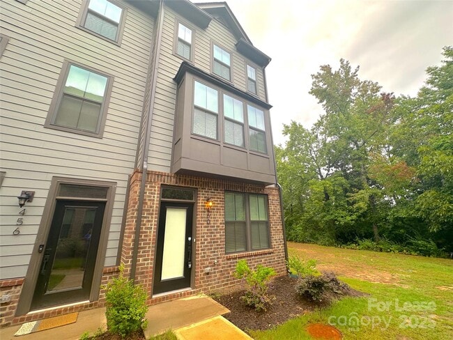 Building Photo - 460 Spearfield Ln
