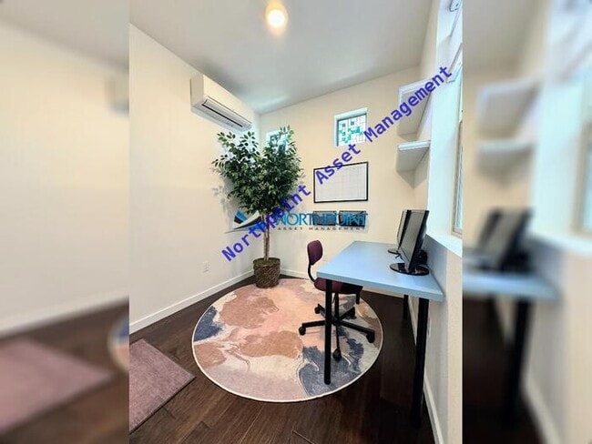 Building Photo - Fully furnished one-bedroom, one-bath condo