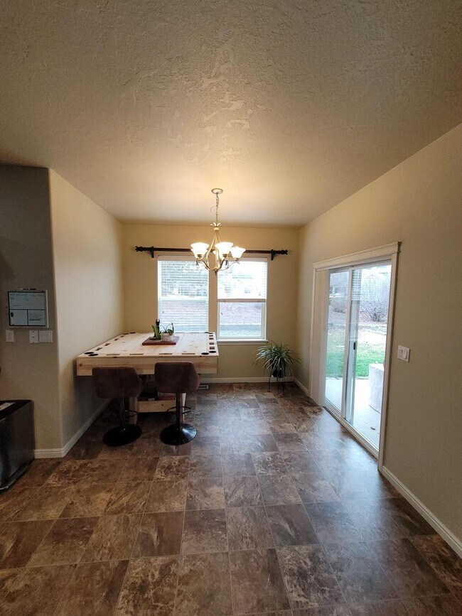Building Photo - Dog Friendly Home in Boise!