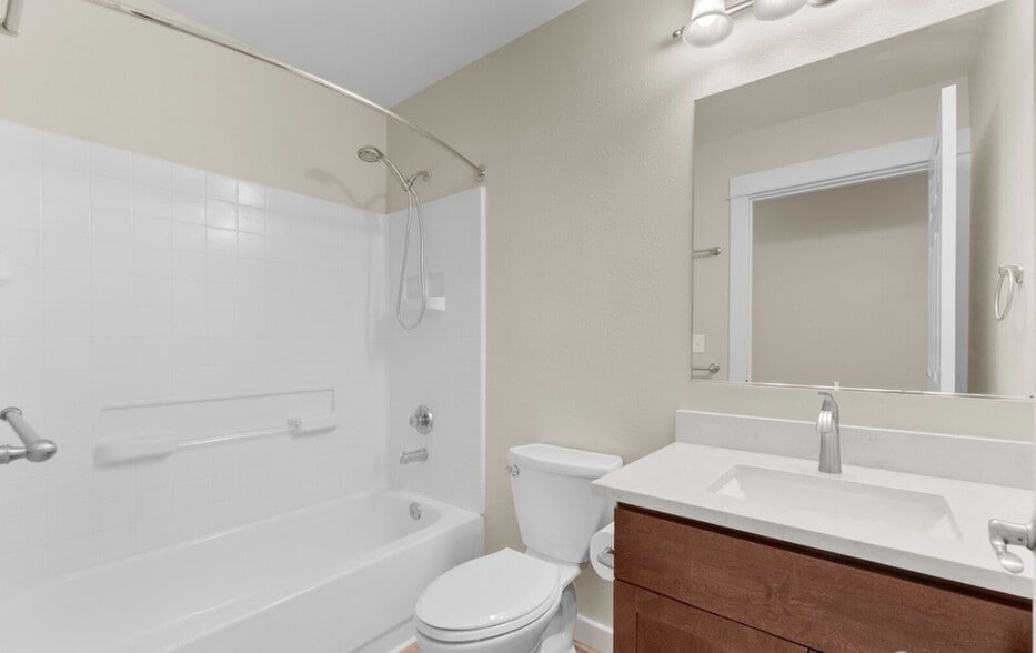 Second bathroom - 25025 SE Klahanie Blvd