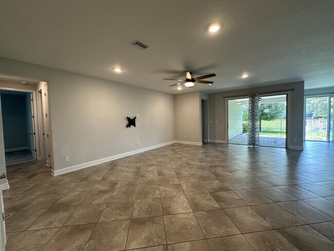 Building Photo - 24 Woodsong Ln