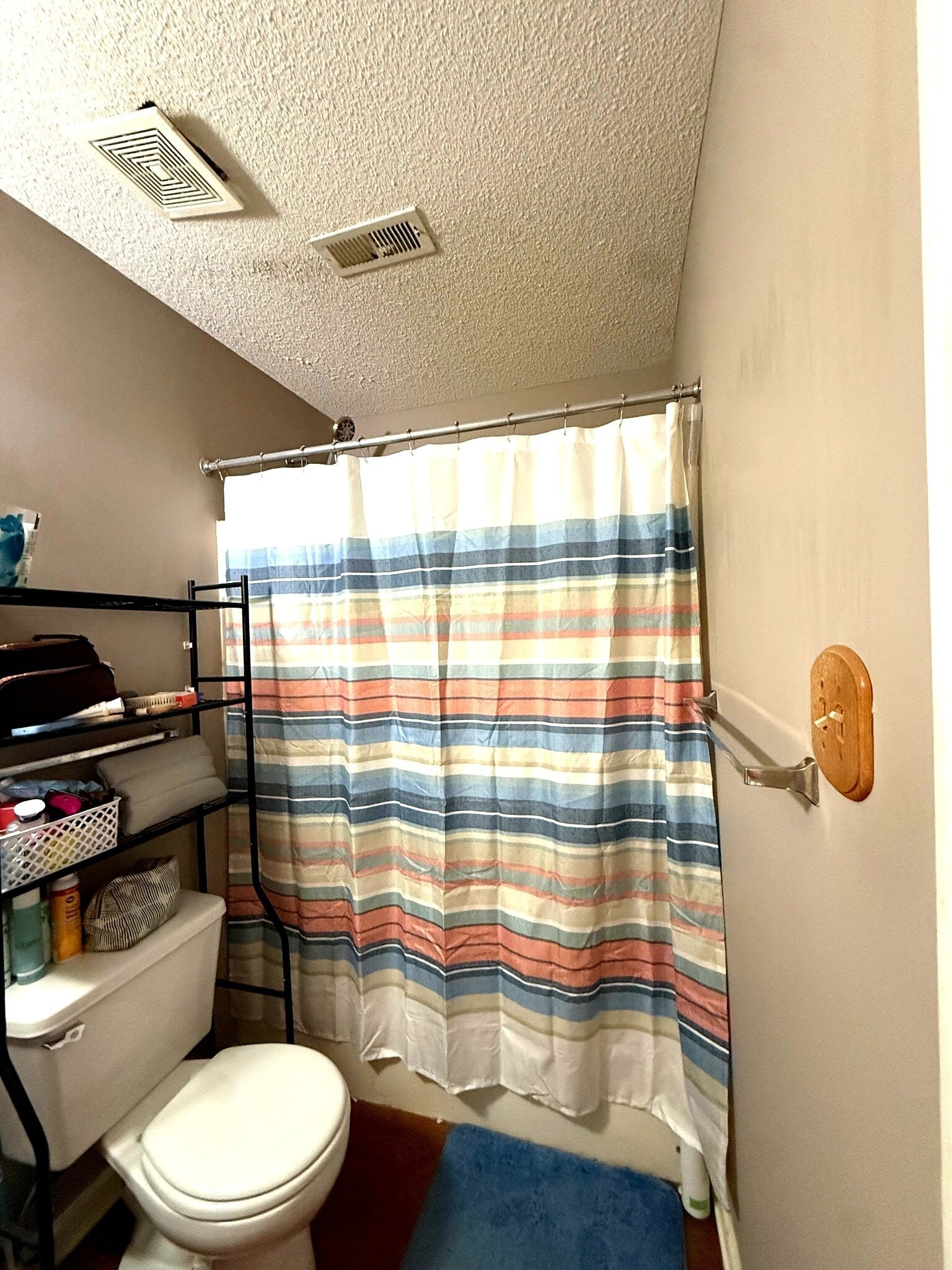 Building Photo - 541 Shady Grove E