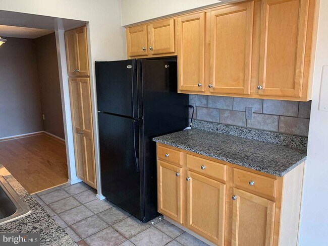 Building Photo - 4500 S Four Mile Run Dr