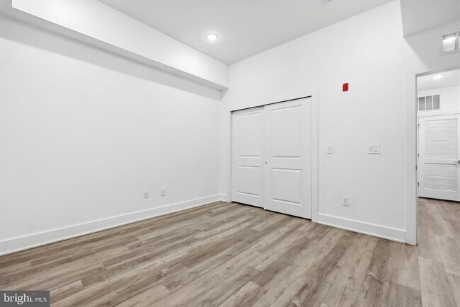 Building Photo - 516 W Montgomery Ave