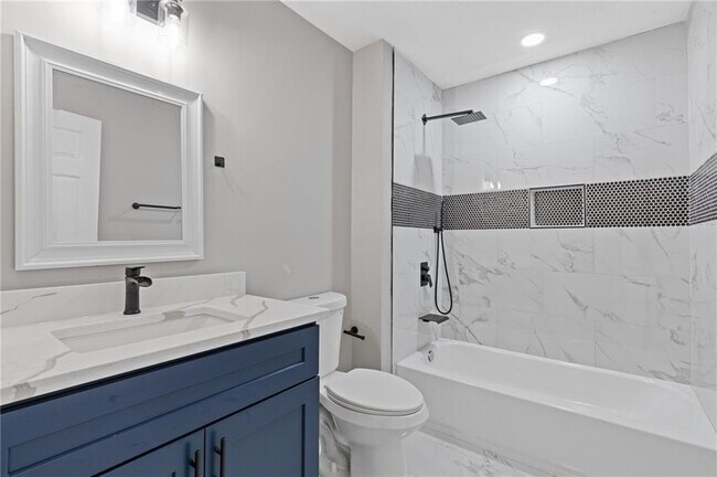 Building Photo - 1111 Pin Oak Dr