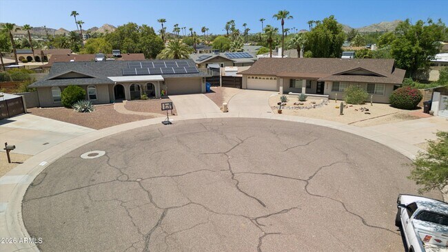 Building Photo - 3526 E Sahuaro Dr