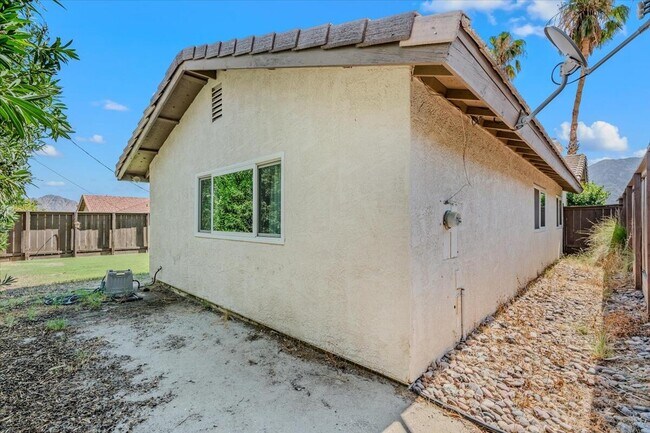 Building Photo - 53705 Avenida Diaz