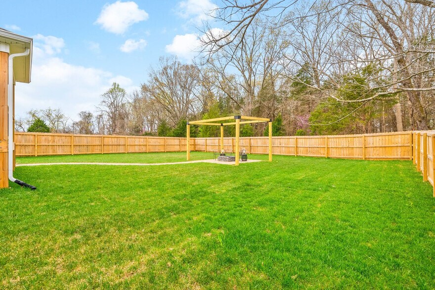 Building Photo - 1365 Isaiah Dr