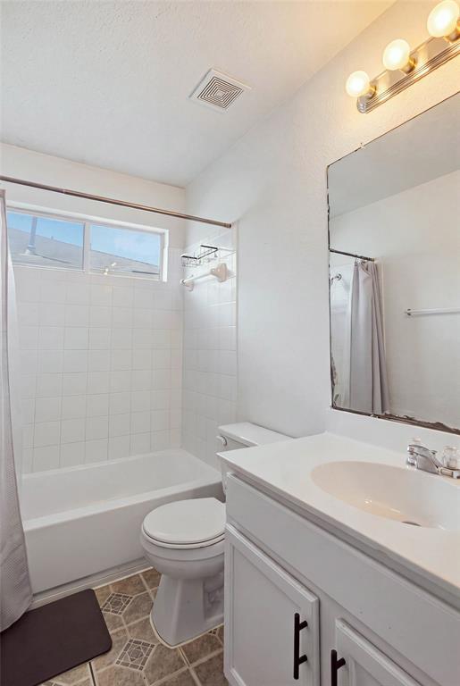 Building Photo - 912 Sweet Leaf Ln