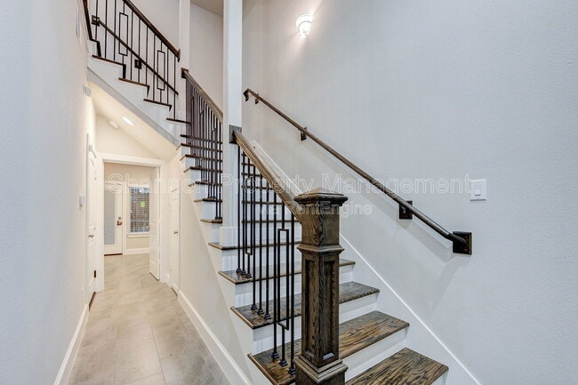 Building Photo - 253 W 27th St