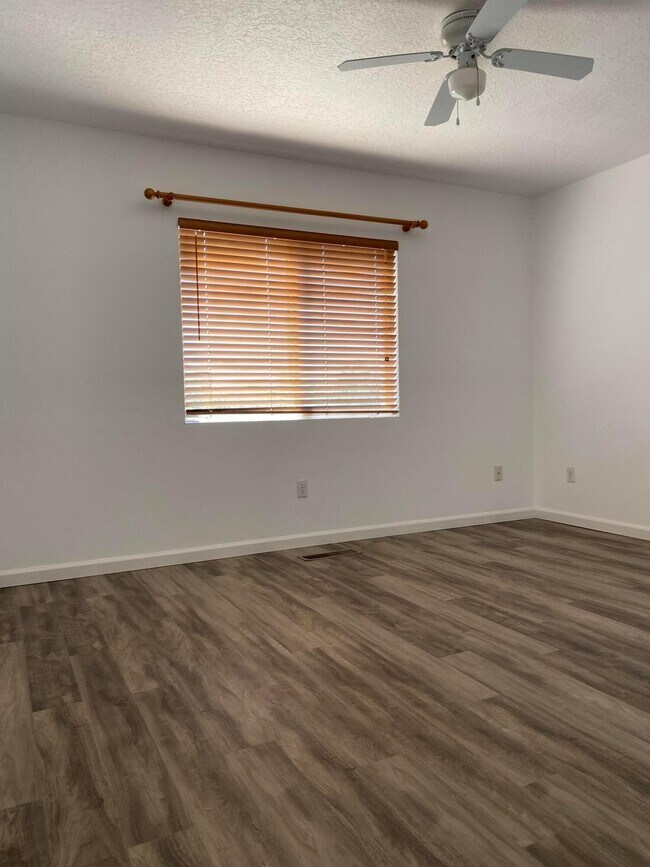 Building Photo - 1412 Stone Canyon Rd NE