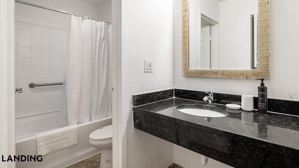 Building Photo - 2851 Maingate Village Cir