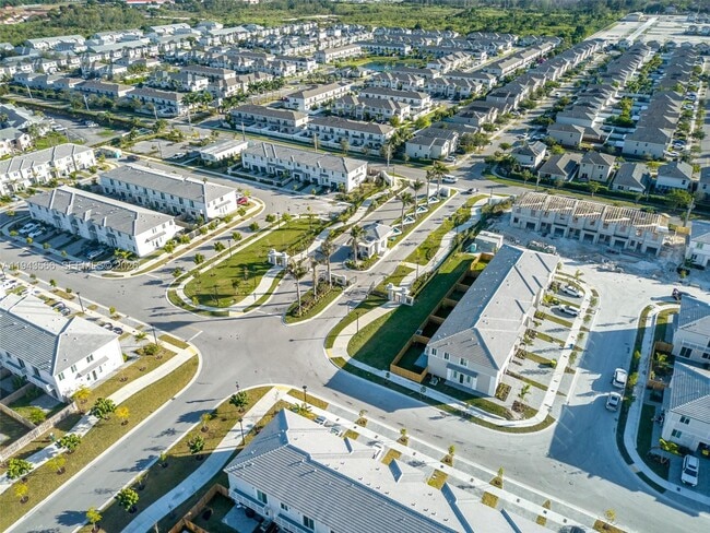 Building Photo - 1473 SE 6th Ter