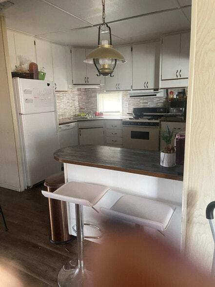 Building Photo - 69510 Parkside Dr