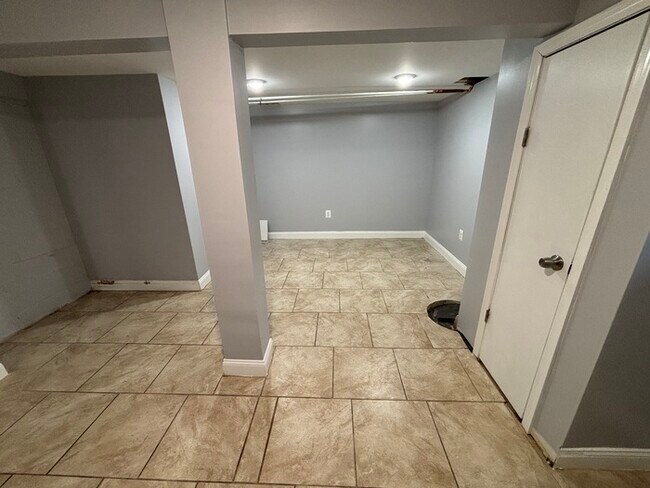 Building Photo - 4 Bedrooms 2 Bathrooms, 21239