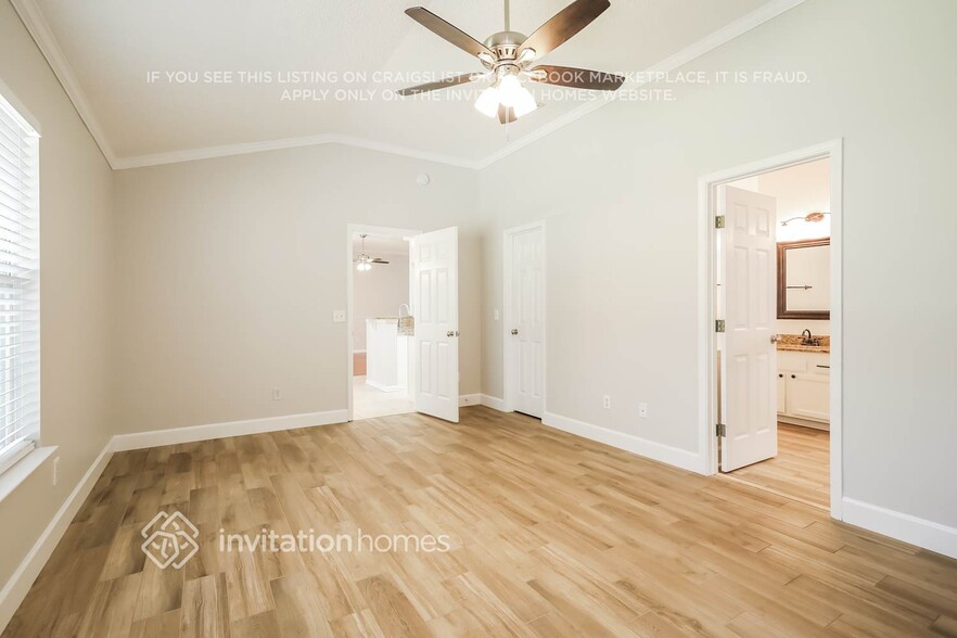 Building Photo - 637 Hummingbird Ct