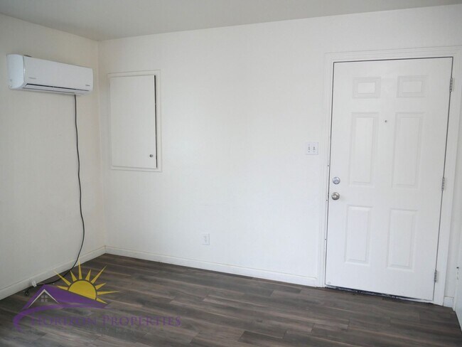 Building Photo - Cozy 1 Bed 1 Bath 700sqft Fourplex in Nort...