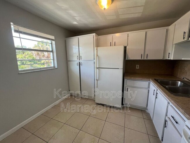 Building Photo - 3206 Louisiana Ave