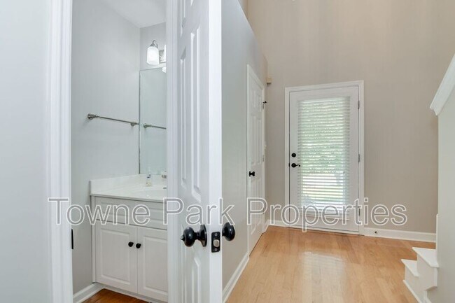 Building Photo - 486 Granite Point