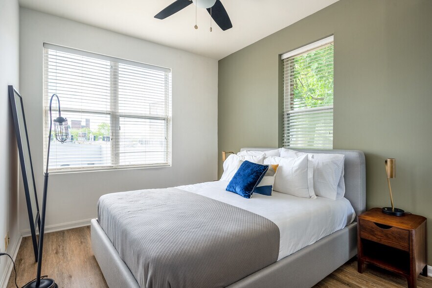 Building Photo - 850 N Randolph St