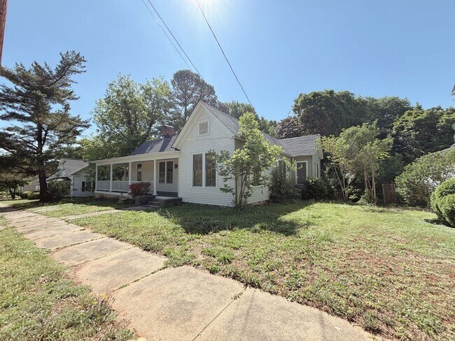 Building Photo - 114 Forest Ave