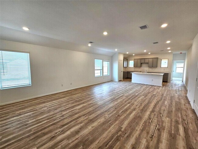 Building Photo - 8011 Eagle Crk Ln