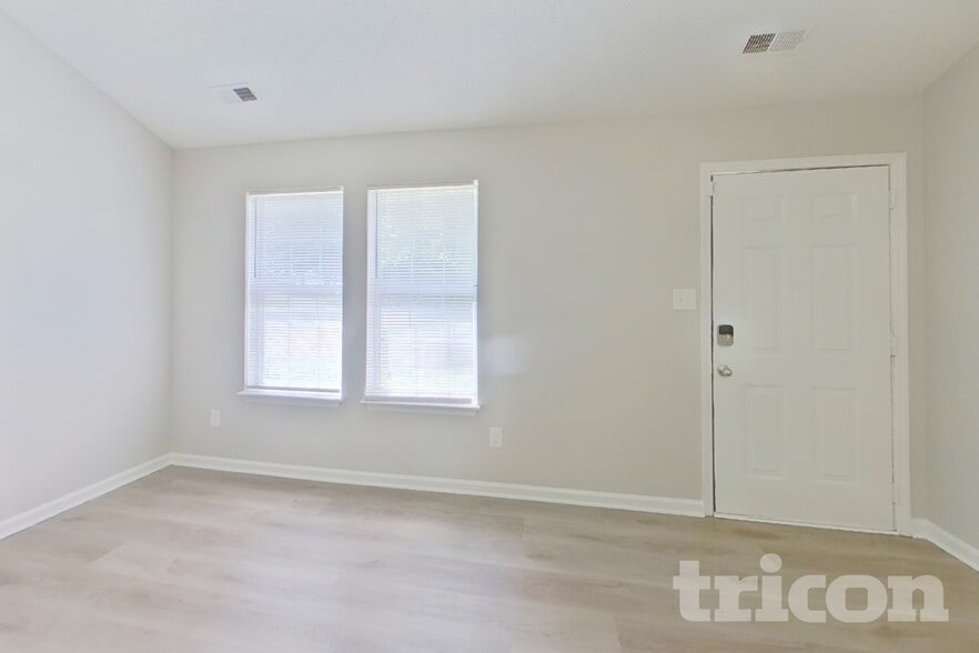 Building Photo - 212 Cottonwood Park Dr