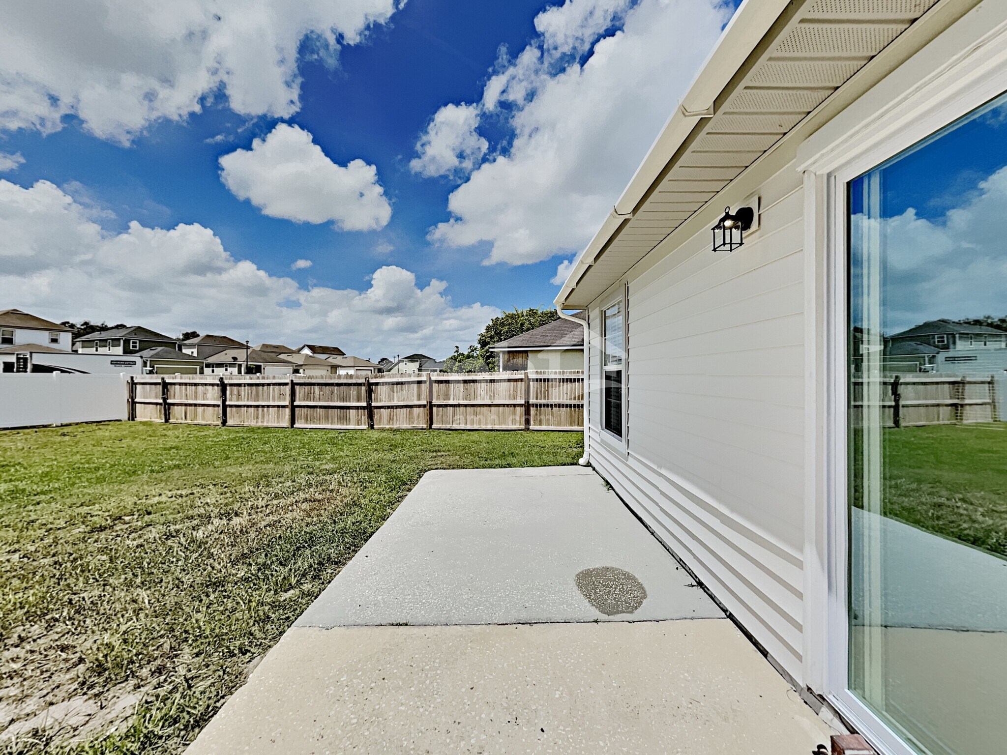 Building Photo - 3155 Olde Sutton Parke Dr