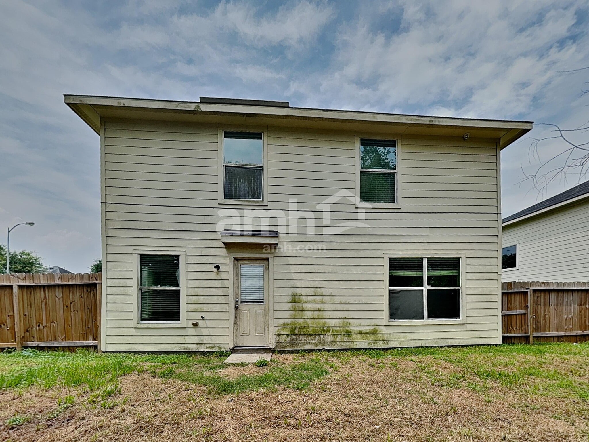 Building Photo - 22270 Queenbury Hills Dr
