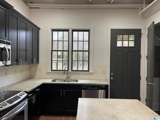Building Photo - 504 Barristers Ct