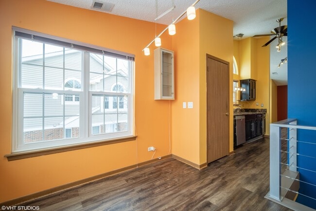 Building Photo - 350 W Happfield Dr