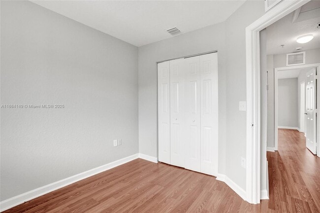 Building Photo - 5441 SW 41st St
