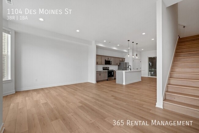 Building Photo - 1104 SW Des Moines St