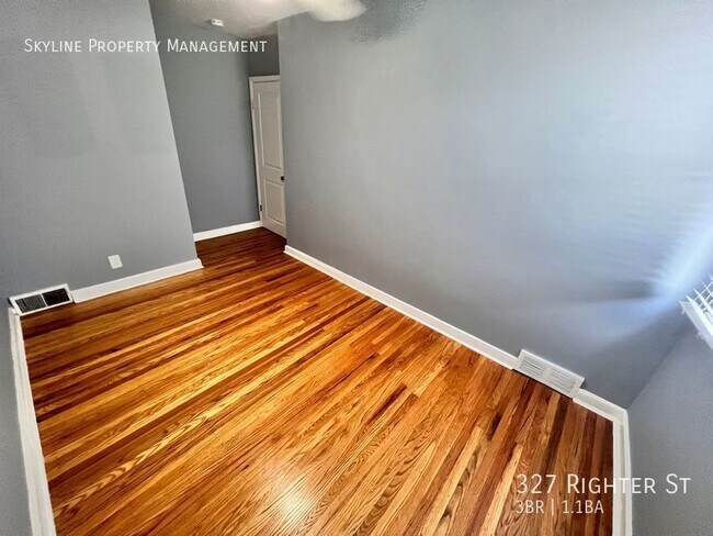 Building Photo - 327 Righter St
