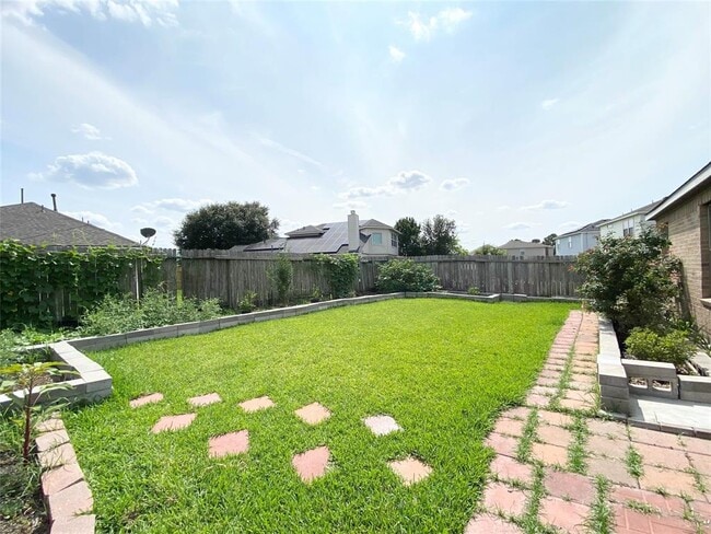 Building Photo - 8119 Yaupon View Dr