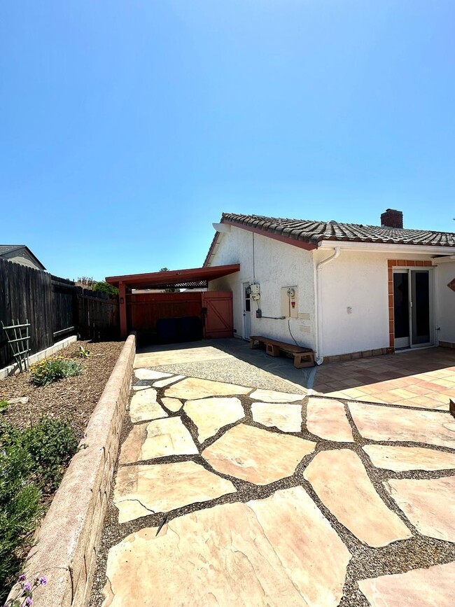 Building Photo - Desirable 4 bedroom home in Mountain View ...