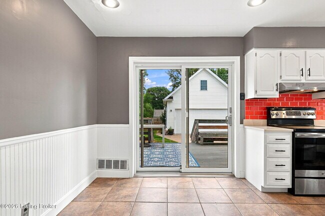 Building Photo - 3518 Hycliffe Ave
