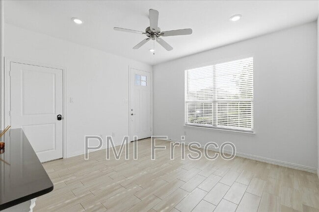 Building Photo - 8316 Catalpa Ln