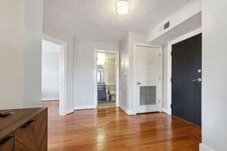 Building Photo - The Macklin