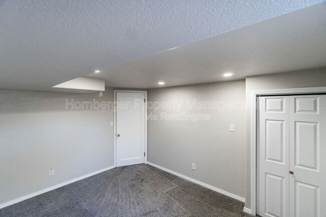 Building Photo - 11 E Rich Ave