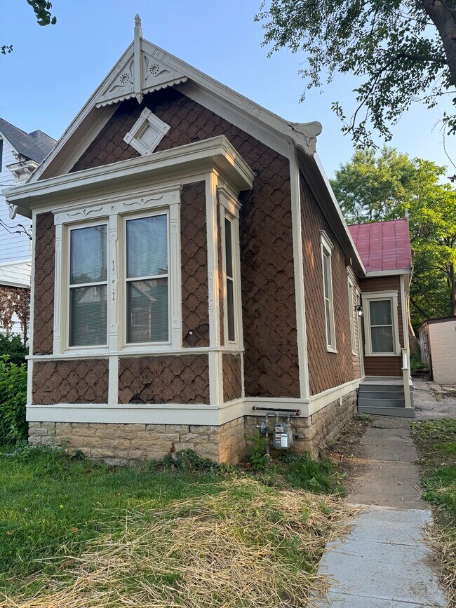 front of house - 1314 Chase Ave