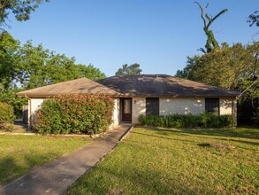 Building Photo - 4804 Broadhill Dr