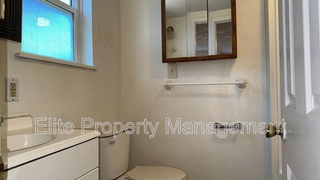 Building Photo - 1506 1/2 Spruce St