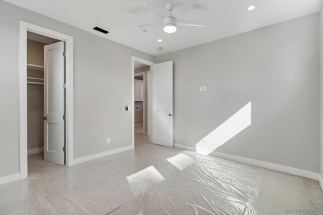 Building Photo - 2954 Copley Ave