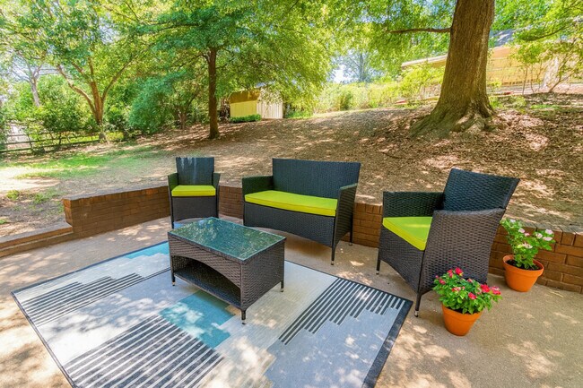 Building Photo - 8800 Nightingale Ln