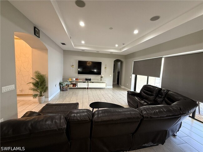 Building Photo - 10124 Belcrest Blvd