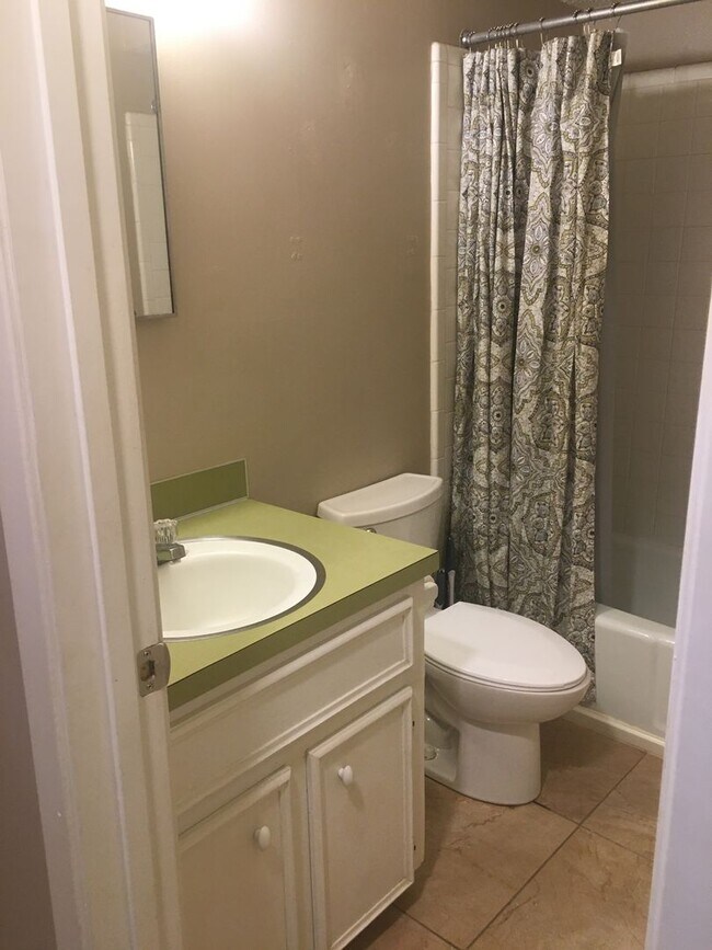 Building Photo - Sherwood rental!